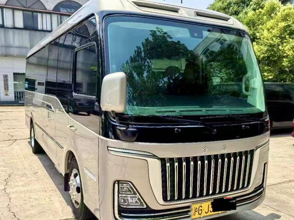 Hongqi Coaster 17-seat minibus