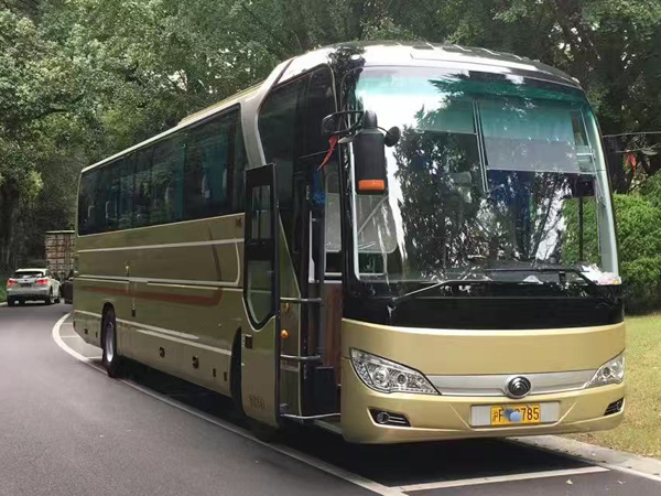 Bus: Yutong, 53 seats