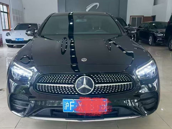 奔驰E300L 5座轿车